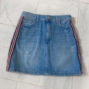 New Forever 21 stripped Jean skirt